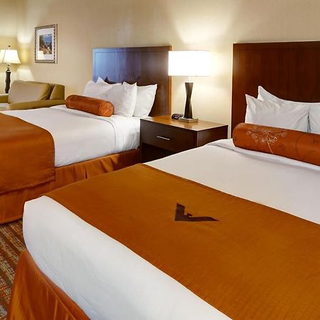 Phoenix Inn Suites - Eugene Bagian luar foto