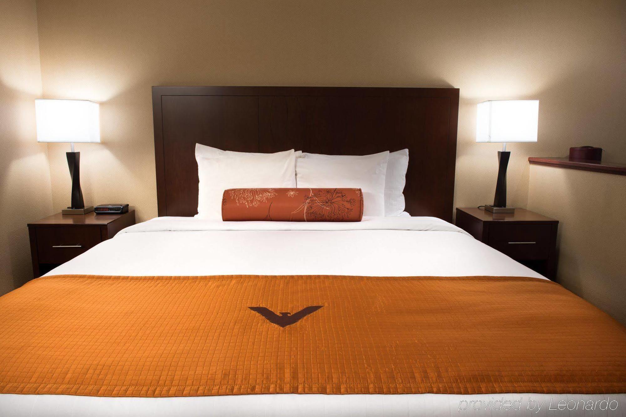 Phoenix Inn Suites - Eugene Bagian luar foto