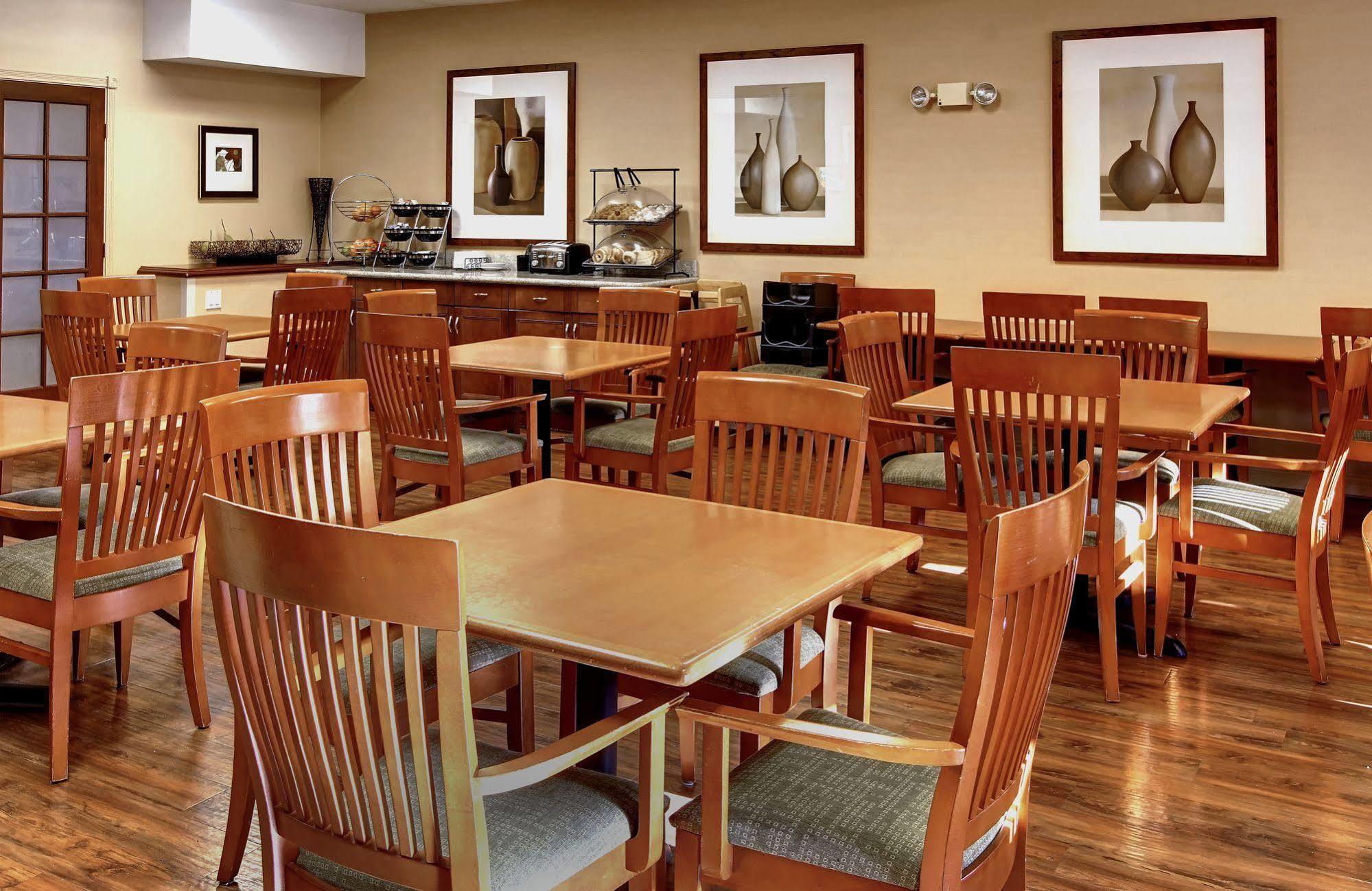 Phoenix Inn Suites - Eugene Bagian luar foto