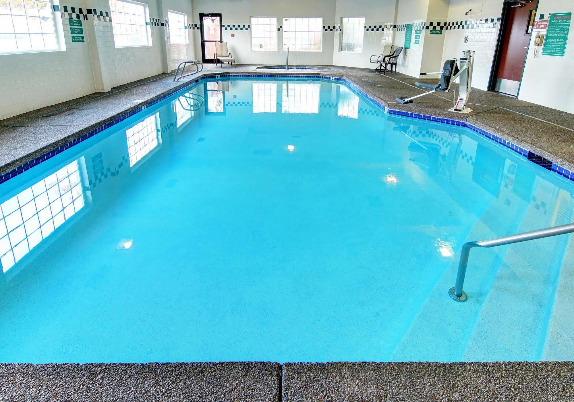 Phoenix Inn Suites - Eugene Bagian luar foto