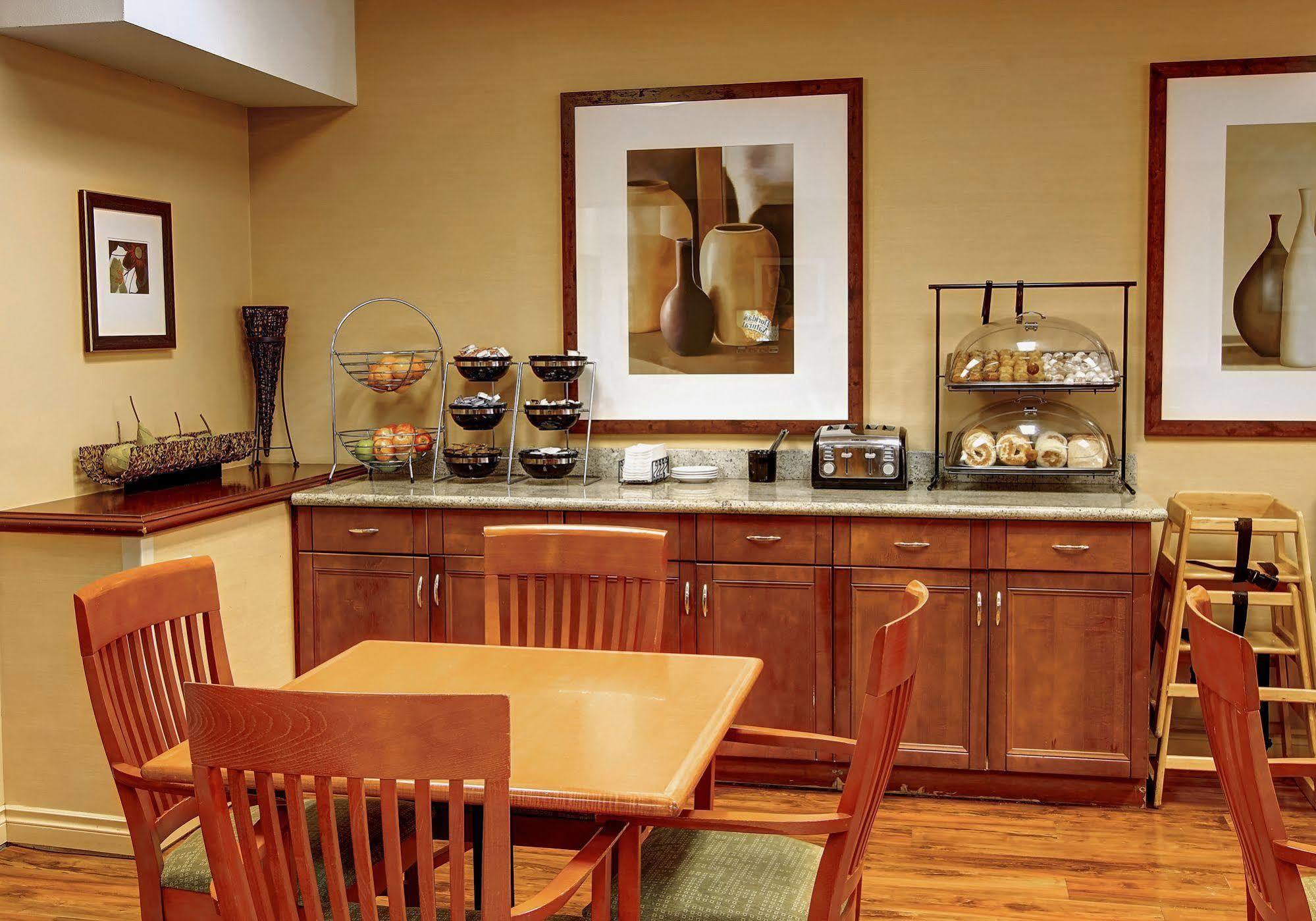 Phoenix Inn Suites - Eugene Bagian luar foto