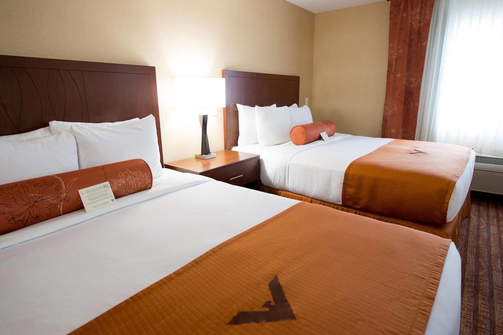 Phoenix Inn Suites - Eugene Bagian luar foto