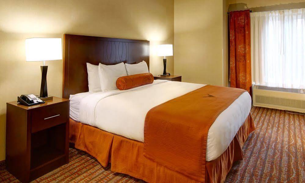 Phoenix Inn Suites - Eugene Bagian luar foto